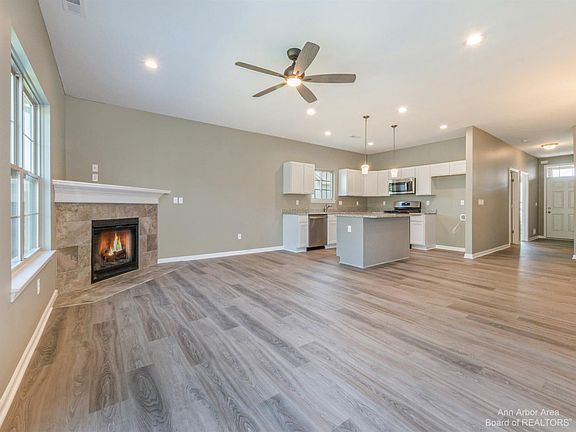 2nd image of 24103 Hemlock Dr