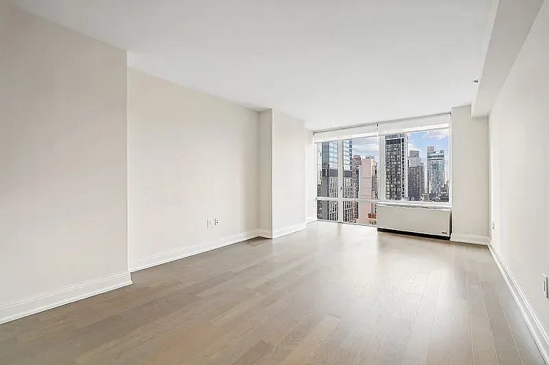 125 W 31st St — Photo 2