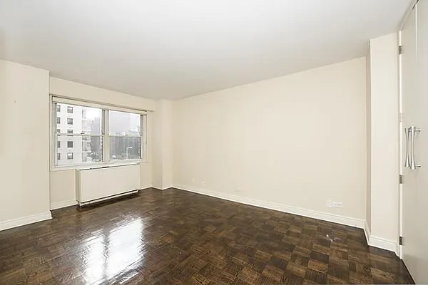 Sold by Maxwell Jacobs | media 27