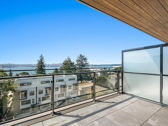 2nd image of 422 E 3rd St #655