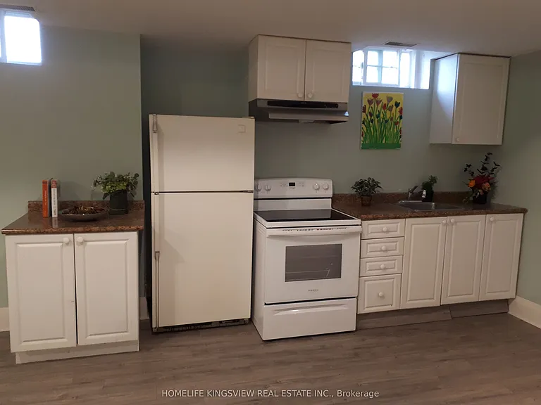 18 Corvette Ave — Photo 8