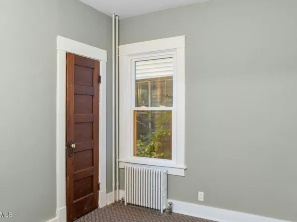 10 Magnolia Ter, Albany, NY 12209