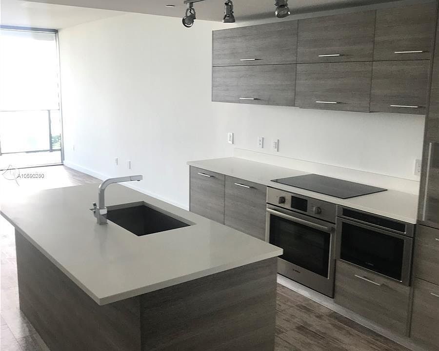 1st image of 650 NE 32nd St Unit 6