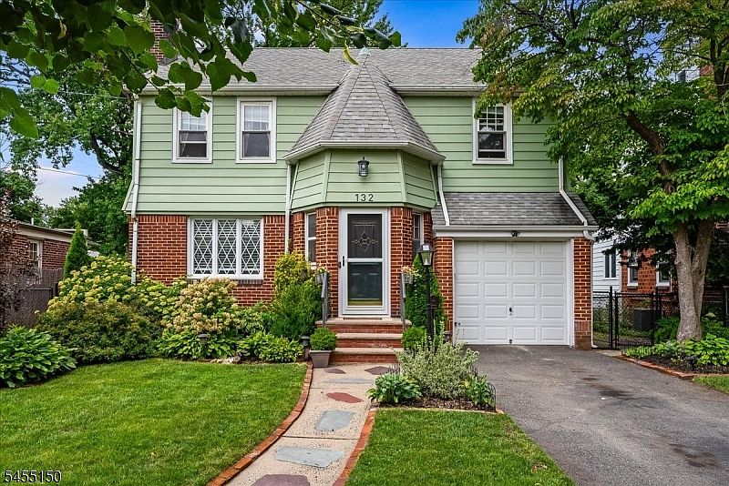 1st image of 132 Lindbergh Blvd