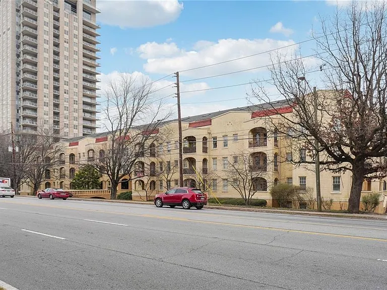 2855 Peachtree Rd NE #101 — Photo 15