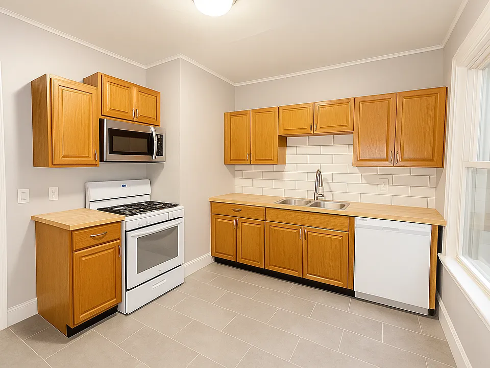 580 Potomac Ave #3