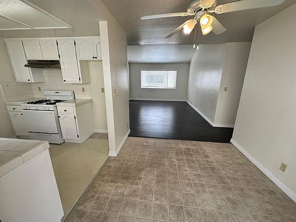 Picture from dining room next to kitchen facing the living room