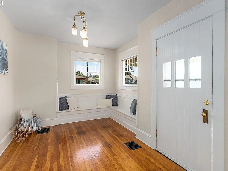 3234 SE Cesar E Chavez Blvd — Photo 3