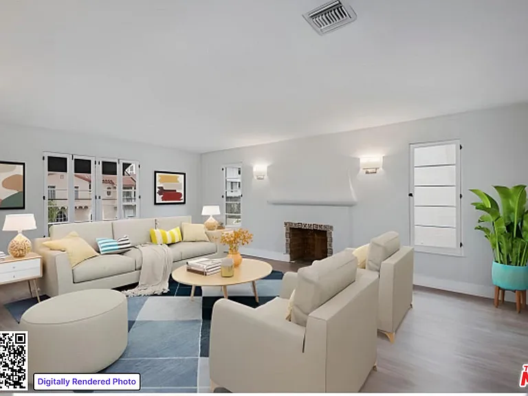 126 1/2 N Hamilton Dr — Photo 2