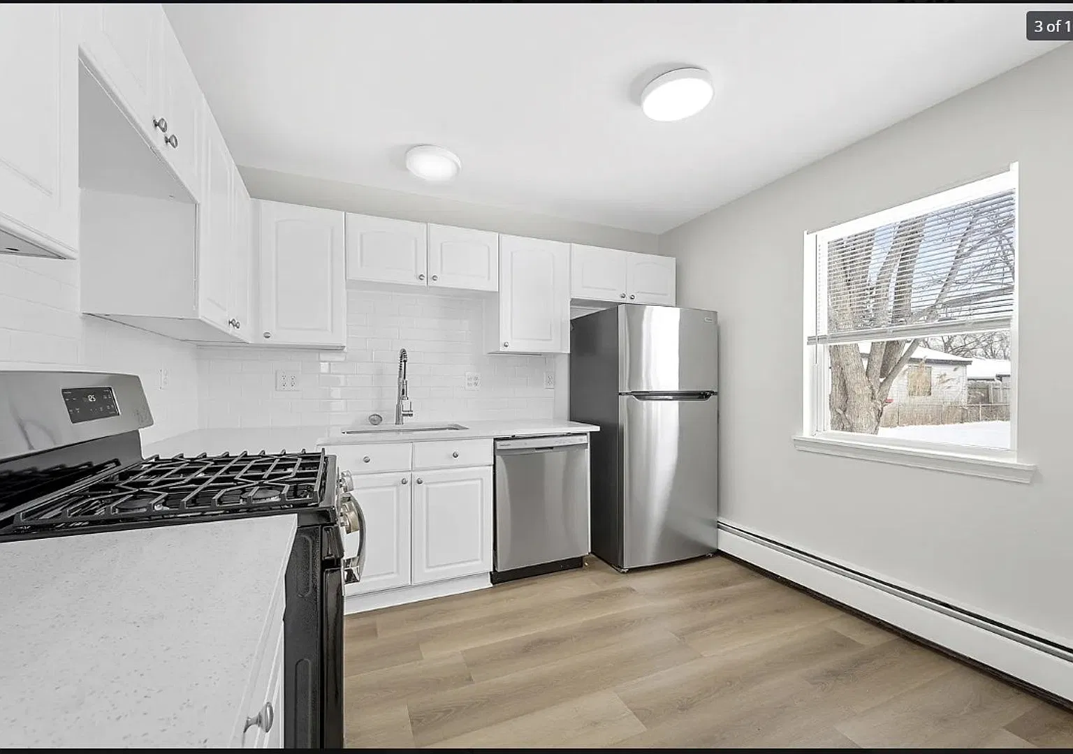 Coming Soon! Charming 3-Bedroom Home in Roseville Spacious Living & Pet-Friendly! — Photo 3