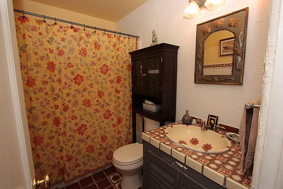 3rd image of 1420 Hermosa Dr SE