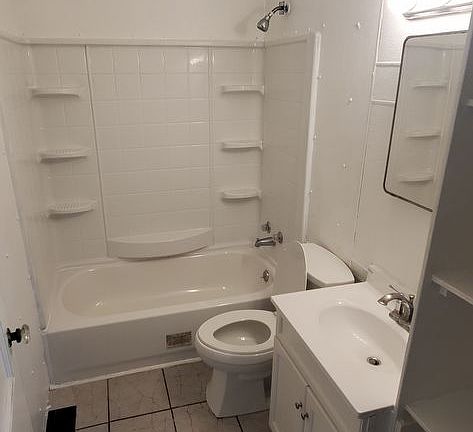4th image of 2339 Villa Ave