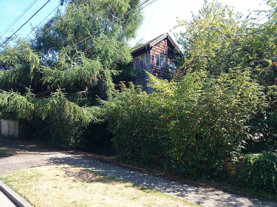 2nd image of 2707 NE 60th St