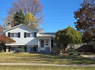 33828 Stonewood Dr, Sterling Heights, MI 48312