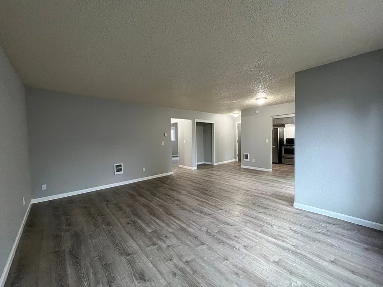 Briar Rose Apartments — Photo 41