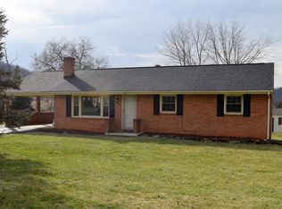 1110 Roundtree Dr, Bedford, VA 24523