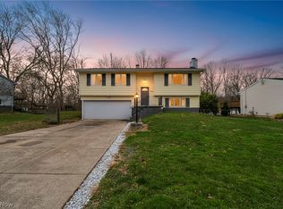 692 Zeletta Dr, Akron, OH 44319