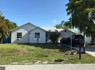8485 Coral Dr, Fort Myers, FL 33967