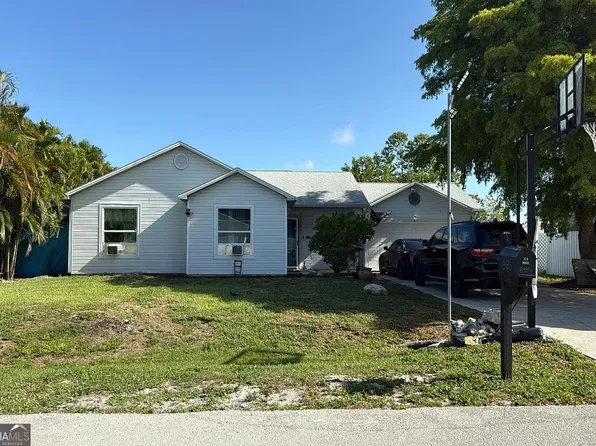 8485 Coral Dr, Fort Myers, FL 33967