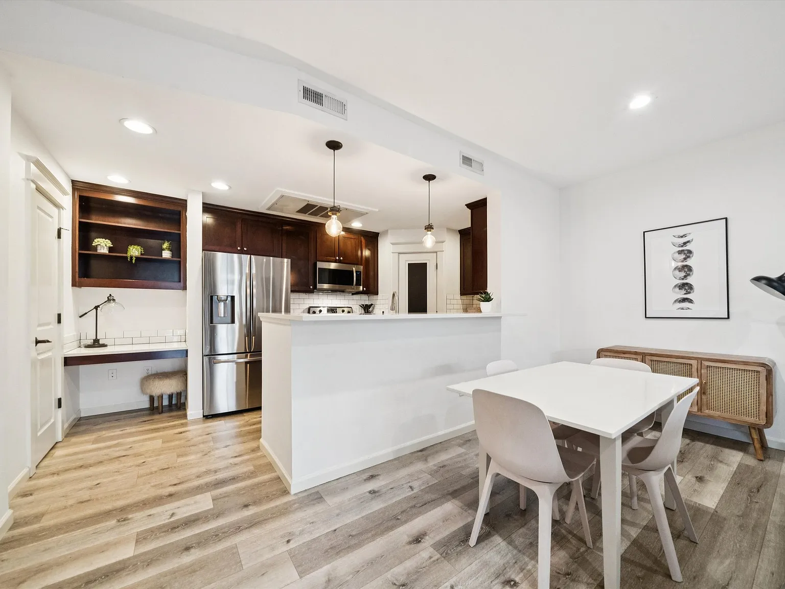 2 bed, 2.5 bath, 1418 sqft, $2,700 — Photo 4