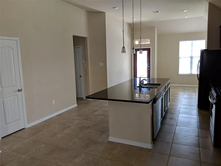 5211 Ivory Glass Dr — Photo 7