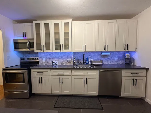 190 72nd St APT 136, Brooklyn, NY 11209