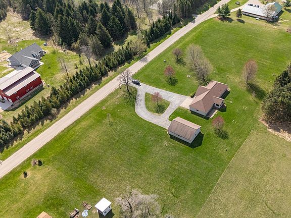 5th image of N4575 Larry Rd