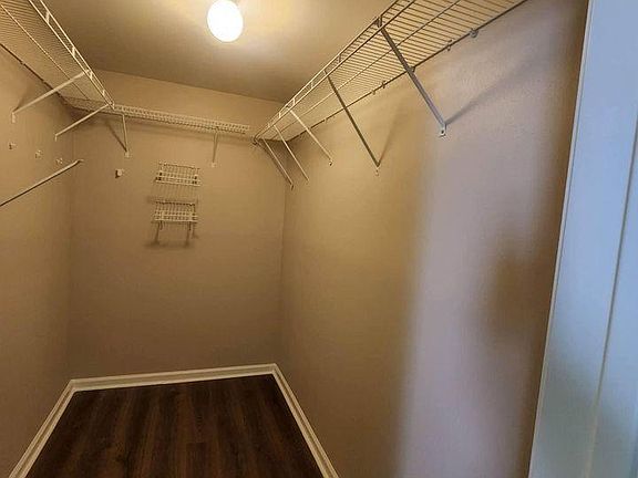 5th image of 604 Camellia Ave