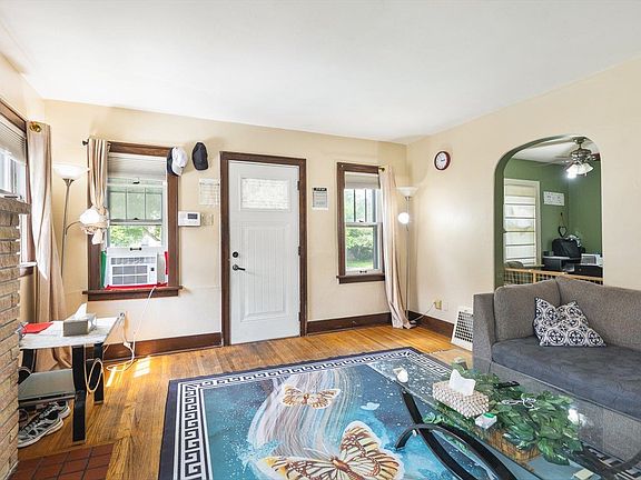 4th image of 1247 W Logan St
