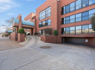 4570 Laclede Ave APT 205, Saint Louis, MO