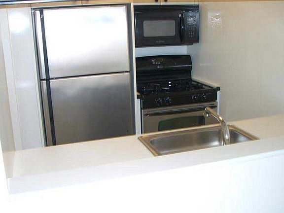 5th image of 150-156 W 56th St APT 3806
