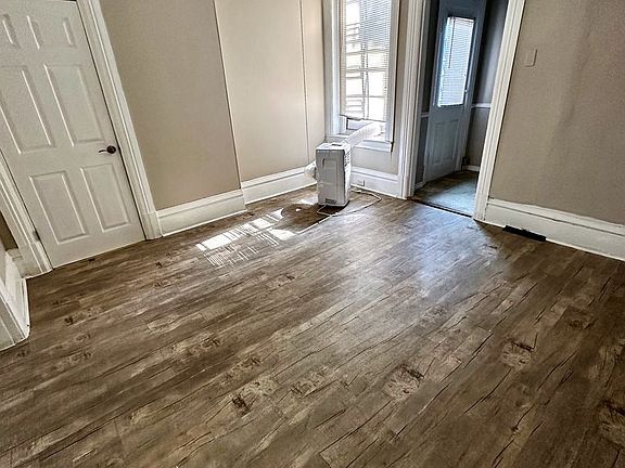 4th image of 106 S 14th St APT 1