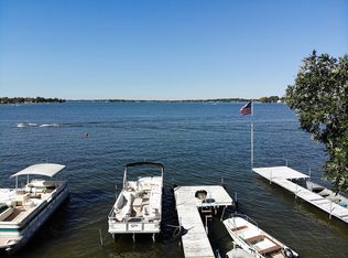 8812 E Hatchery Rd, Syracuse, IN 46567