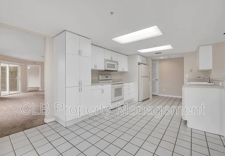 3 Oceans West Blvd #2B4 — Photo 3