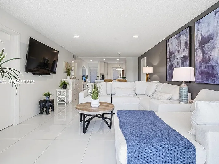 1501 S Ocean Blvd #307 — Photo 4