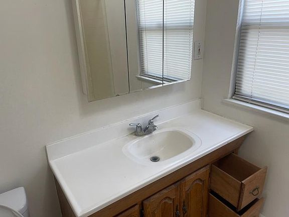 5th image of 3312 Wellington Dr