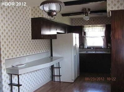 5th image of 124 Carmel Ave