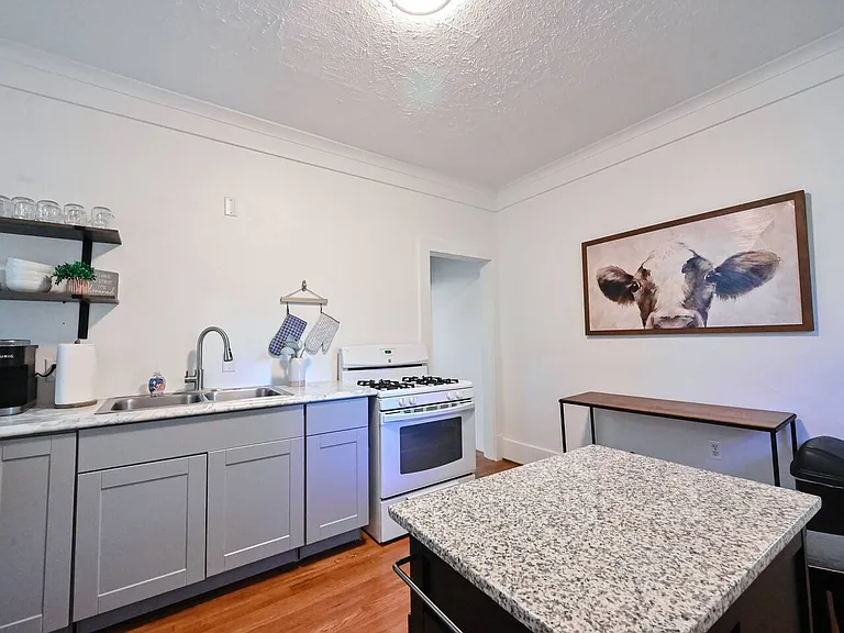 2230 B St — Photo 11
