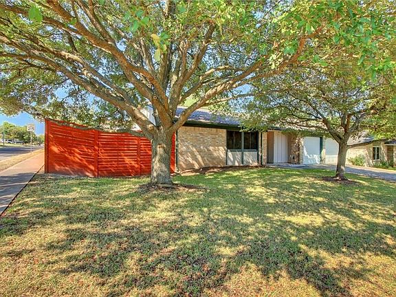 3rd image of 11624 Parkfield Dr
