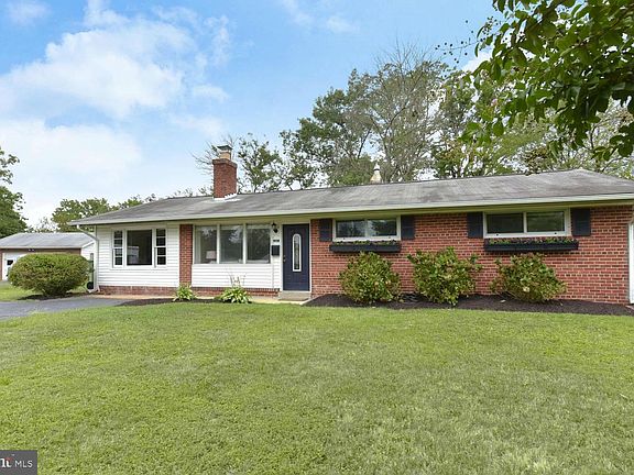 2nd image of 6302 Willowood Ln