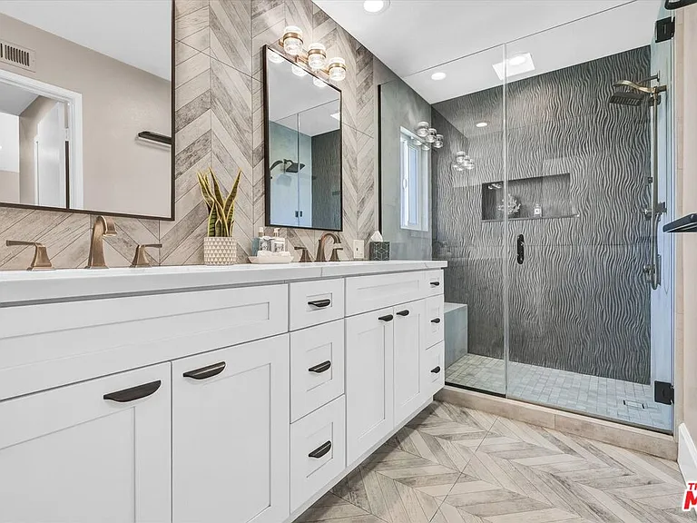 3741 Rutherford Ct — Photo 4