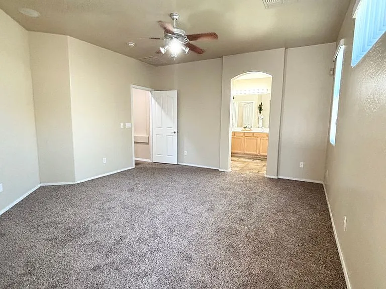 3147 E Vallejo Dr — Photo 15