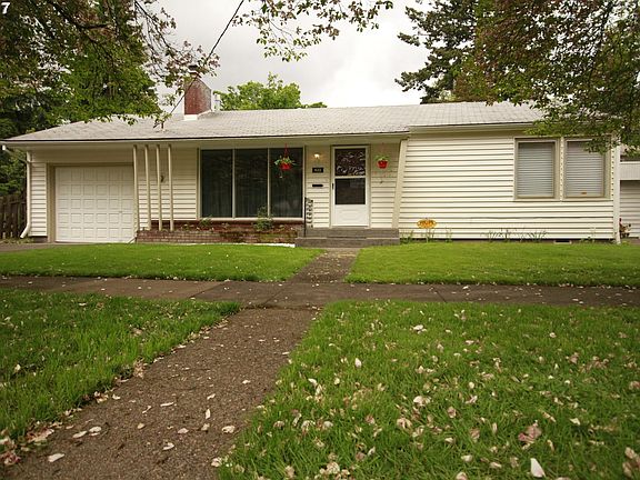 2nd image of 433 SE 8th Ave