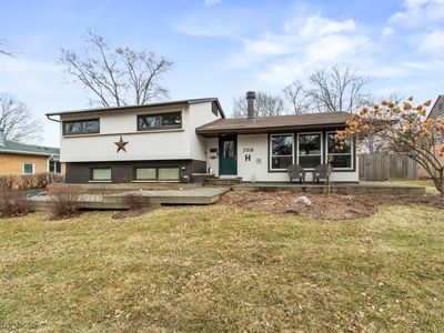 739 Meadow Ln, Barrington, IL, 60010