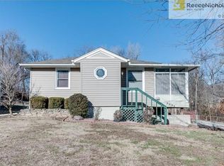 5224 NE 49th St, Kansas City, MO 64119