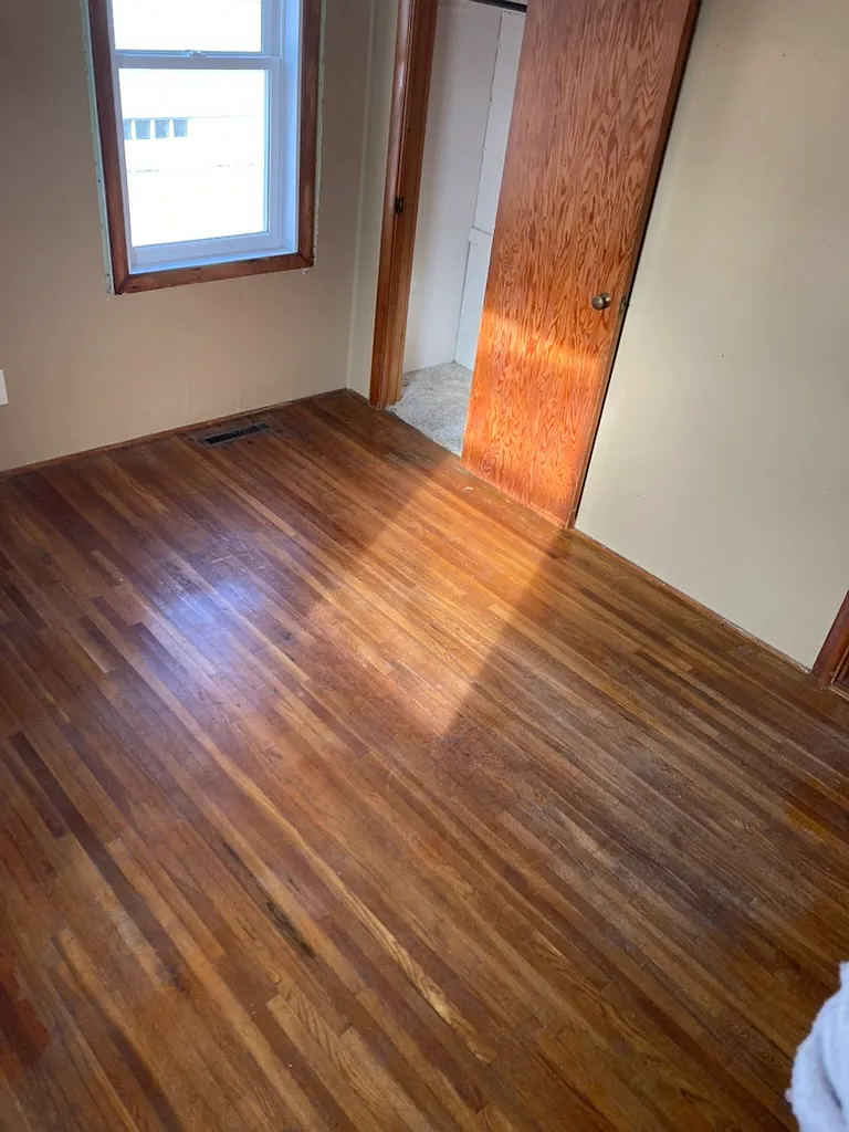 705 Main — Photo 4