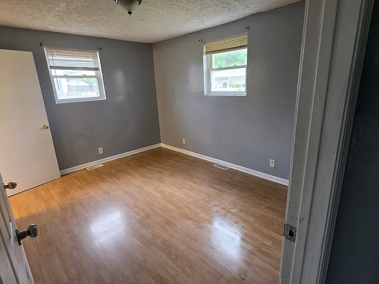 5036 Miller St — Photo 9