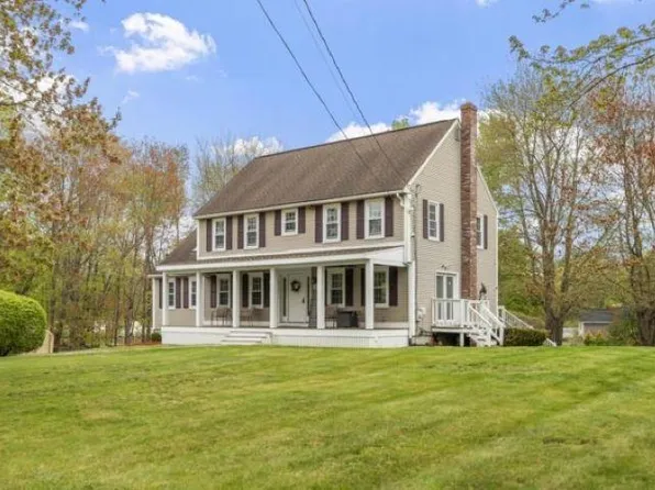 32 Amberwood Drive, Atkinson, NH 03811