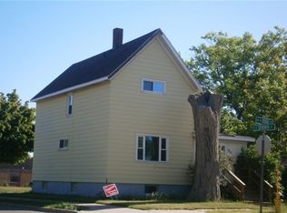 542 W Ridge St, Marquette, MI 49855