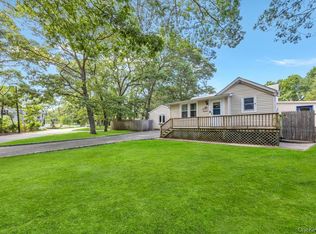 75 E Shore Dr, Patchogue, NY 11772